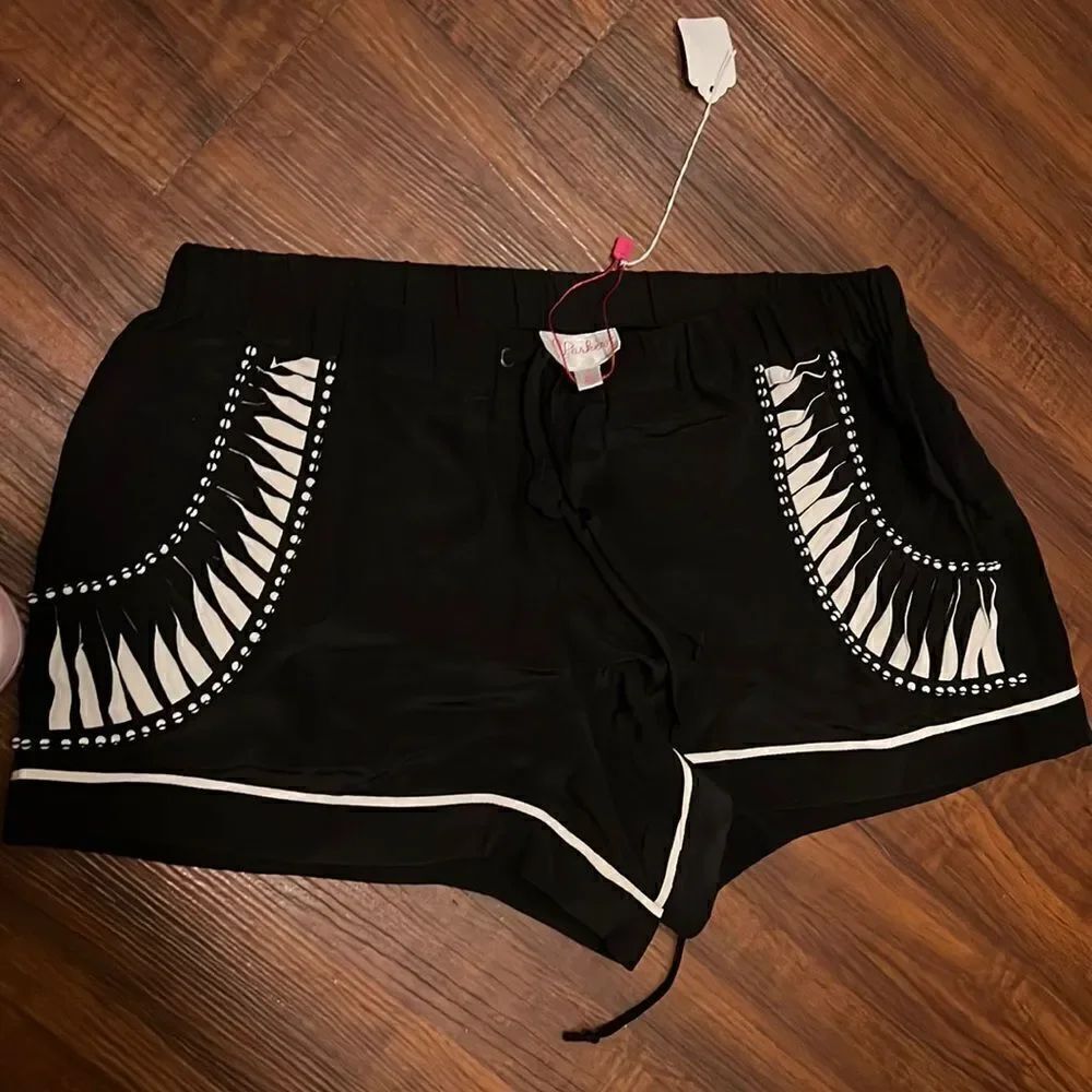 Black and White Shorts - Parker Shorts - Comfortable NWT Size X Small Never Worn